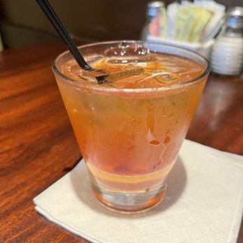 No Frill Bar and Grill - Bourbon smash - Wine Bars Near Me - Virginia Beach, Virginia