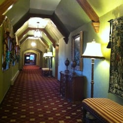 St Clair Country Club - Hallway without Mike! Yay!!