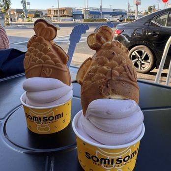 Somisomi - Cherry flavored upside down ahboong - Ice Cream & Frozen Yogurt Near Me - Garden Grove, California