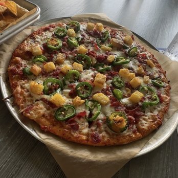 Drive Shack - Spicy Hawaiin Pizza - Golf Near Me - West Palm Beach, Florida