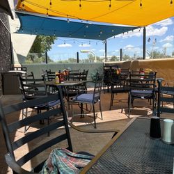 Laguna Burger - Patio dining