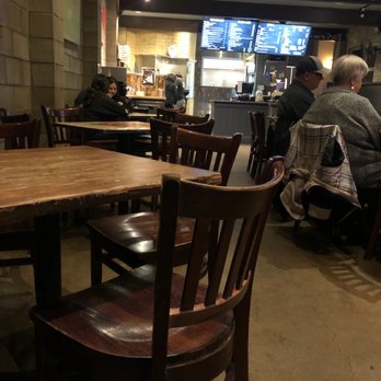 Firewood - Almost empty but still an hour wait for a personal pizza - New American Near Me - Murphys, California