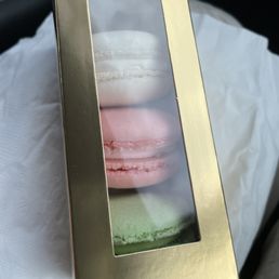 Macaroons! Delicious! Macaroons! Delicious!