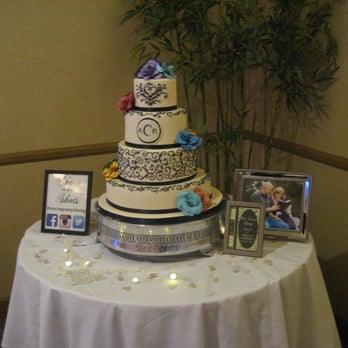 Cucamonga Cakery - Our beautiful (and tasty) cake! - Bakeries Near Me - Rancho Cucamonga, California Cucamonga Cakery - Our beautiful (and tasty) cake! - Bakeries Near Me - Rancho Cucamonga, California
