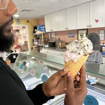 Lindy's Ice Cream - Ice Cream & Frozen Yogurt Near Me - Onalaska, Texas Lindy's Ice Cream - Ice Cream & Frozen Yogurt Near Me - Onalaska, Texas