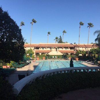 Harris Ranch - Central pool area - Hotels Near Me - Coalinga, California