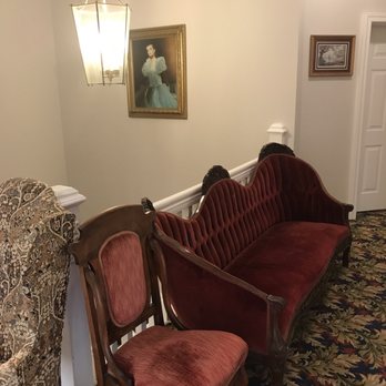 Hotel Walton - Additional seating outside our room - Hotels Near Me - Carthage, Tennessee Hotel Walton - Additional seating outside our room - Hotels Near Me - Carthage, Tennessee
