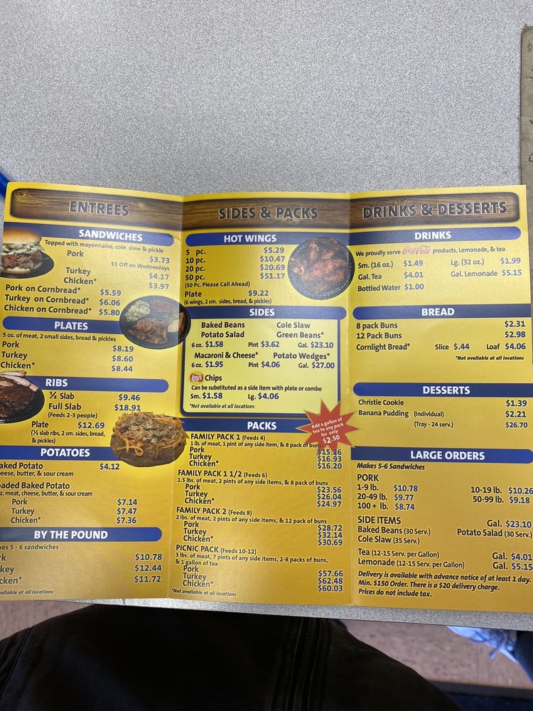 Whitt's Barbecue Logo