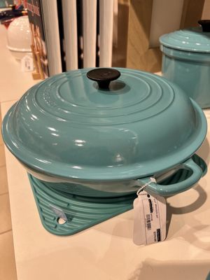 Le Creuset Outlet Store by null