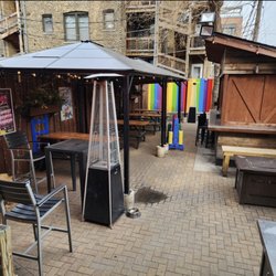 Replay Beer and Bourbon - Patio