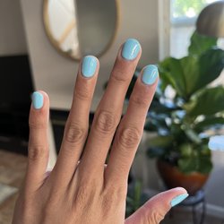 L B Nails - Gel manicure