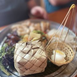 Monsoon Siam - Som Tum Tray