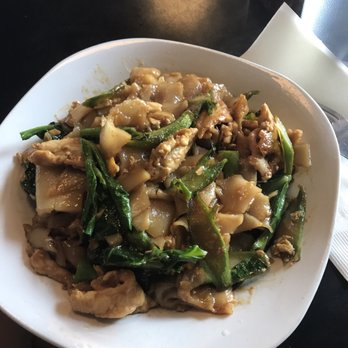 Thai Curry Simple - Pad see ew was yummy but little heavy on the fish sauce - Thai Near Me - Seattle, Washington Thai Curry Simple - Pad see ew was yummy but little heavy on the fish sauce - Thai Near Me - Seattle, Washington