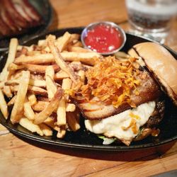 Prohibition Public House - Boar and lamb burger