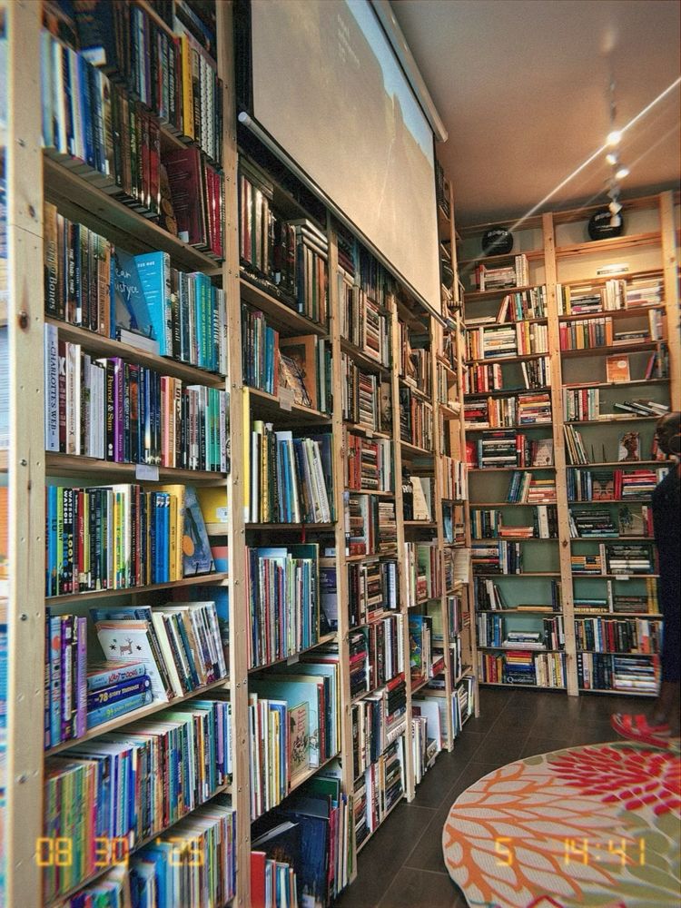 Roots Bookstore & Market Logo