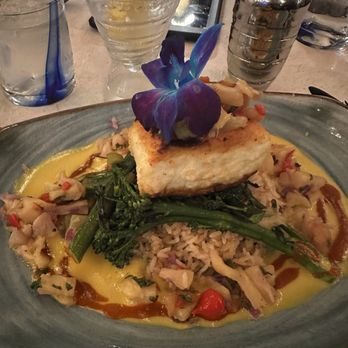 Coa Del Mar - Looks pretty but the rice was cold and bland, the pineapple and sauce were cold, broccolini smelled like burned grass. Halibut was dry. - Seafood Near Me - Eagle, Idaho