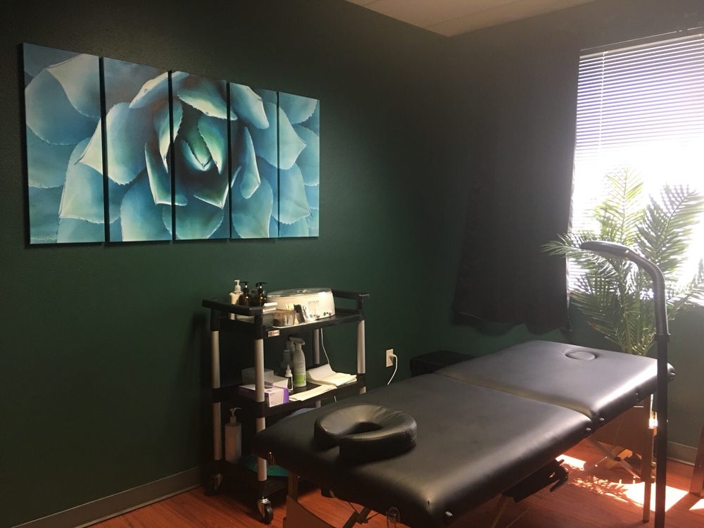 Waxing by Meghan Logo