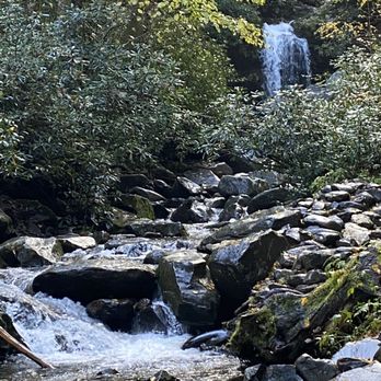 Grotto Falls - Hiking Near Me - Gatlinburg, Tennessee