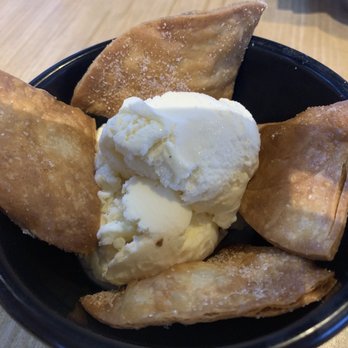 Buffalo Wild Wings - How our "loaded" ice cream was served to us. - Chicken Wings Near Me - Mount Prospect, Illinois
