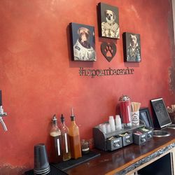 Muddy Paw Coffee Eagle Rock - Cute decòr.