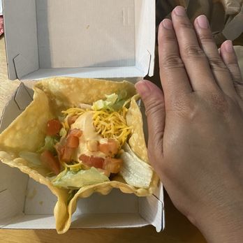 Taco Bell - Mini Taco Salad - Fast Food Near Me - Honolulu, Hawaii