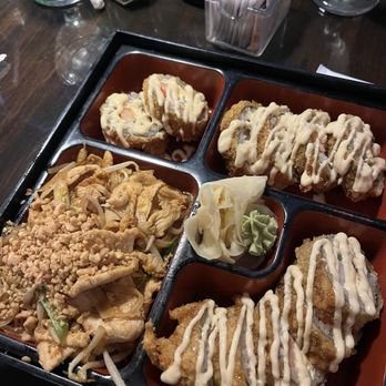 Thai Haru - Bento Makimono with 1 Big Roll Lunch - Sushi Bars Near Me - West Palm Beach, Florida Thai Haru - Bento Makimono with 1 Big Roll Lunch - Sushi Bars Near Me - West Palm Beach, Florida