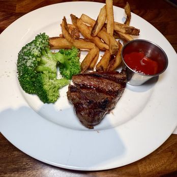 Marlow's Tavern - Kids steak - New American Near Me - Cumming, Georgia