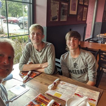 Anchor Bar - Waiting on our wings!!! They are there BEST!! - Sports Bars Near Me - Kennesaw, Georgia