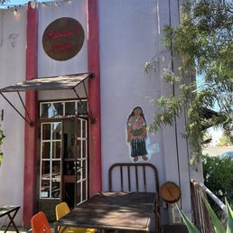 Out front - lots of outdoor seating