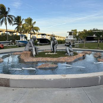 End 2 End Pool and Property Services - End 2 end pool has partnered with fort myers to help keep their fountains clean and clear for everyone to enjoy - Pool Cleaners Near Me - Fort Myers, Florida End 2 End Pool and Property Services - End 2 end pool has partnered with fort myers to help keep their fountains clean and clear for everyone to enjoy - Pool Cleaners Near Me - Fort Myers, Florida