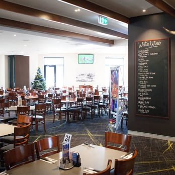 Bellbowrie Tavern - Grab a great meal at the Bellbowrie Tavern - Bars Near Me - Bellbowrie, QLD