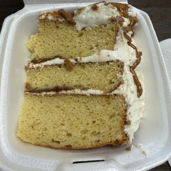 Uncle Tony's Backyard Bbq - Vanilla biscoff cake - Barbeque Near Me - Orlando, Florida