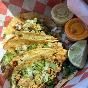 DMV Taqueria - 3 Chicken Tacos - Food Trucks Near Me - Columbia, Maryland