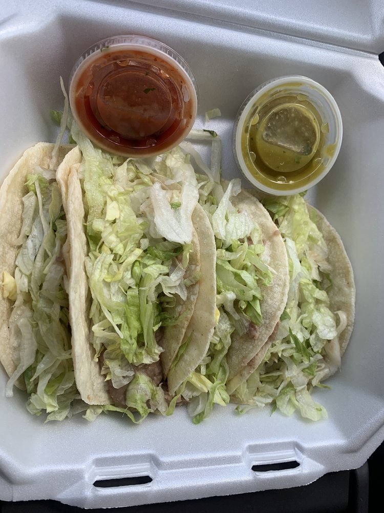 Food from Fast & Real Burritos