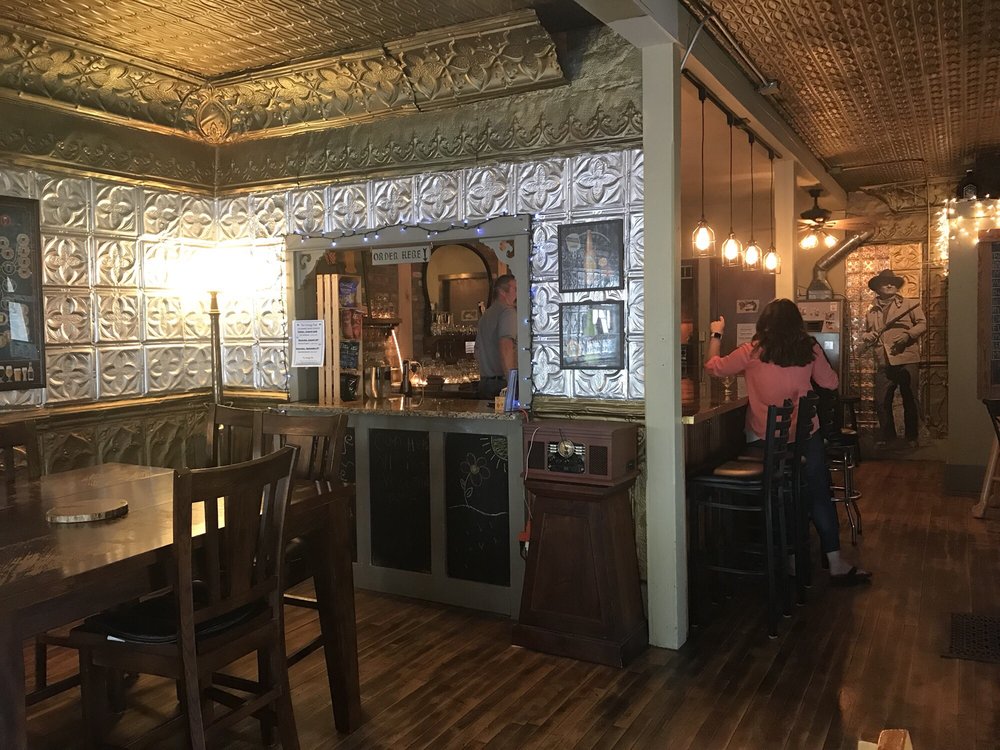 THE VINTAGE PUB Updated September 2024 6344 Merchants St, Askov