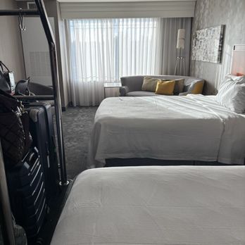Courtyard by Marriott San Diego Airport/Liberty Station - Spacious room with 2 queen beds - Hotels Near Me - San Diego, California Courtyard by Marriott San Diego Airport/Liberty Station - Spacious room with 2 queen beds - Hotels Near Me - San Diego, California
