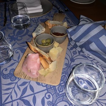 Lorenzo's - Focaccia Bread - Italian Near Me - Cancún, AGU