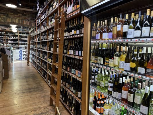 Martha's Vineyard Fine Wine & Gourmet Grocery by null