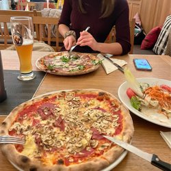 Trattoria Giuseppe - Quattro Stagioni, Parmozza, gemischter Salat