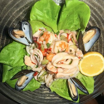 Louie's Prime Steak & Seafood - Seafood Plateau - Seafood Near Me - Port Washington, New York