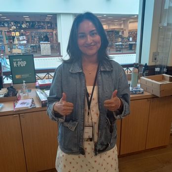 Barnes & Noble - Customer service All Star Nicole - Newspapers & Magazines Near Me - Los Angeles, California