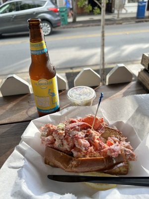 DJ's Clam Shack by null