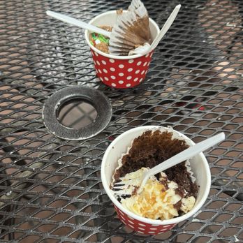 Wonderland Bake Shop - Chocolate Caramel Crunch - Cupcakes Near Me - Riverside, California Wonderland Bake Shop - Chocolate Caramel Crunch - Cupcakes Near Me - Riverside, California
