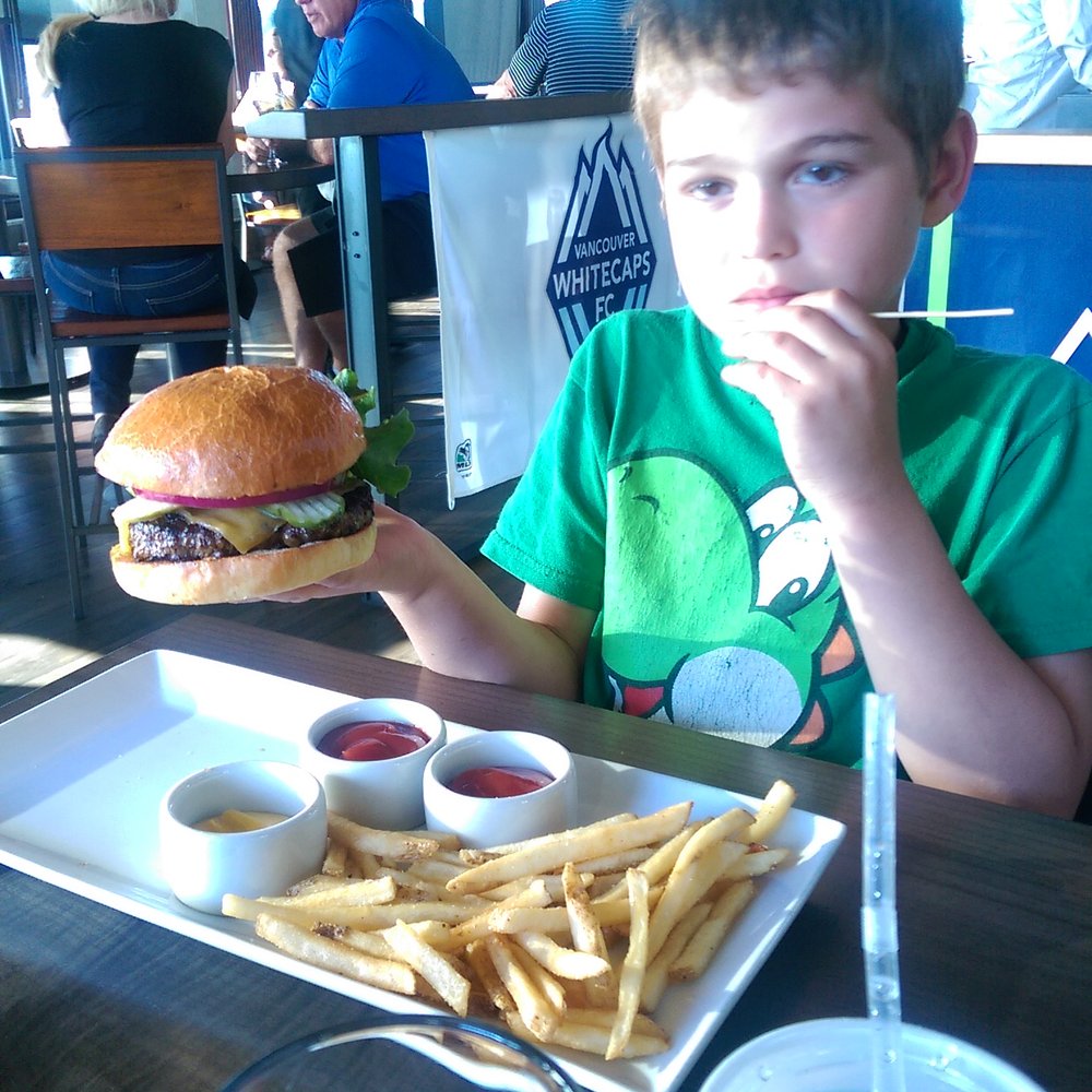 Packers Kitchen + Bar - Huge "kids" burger - Seafood Near Me - Blaine, Washington Packers Kitchen + Bar - Huge "kids" burger - Seafood Near Me - Blaine, Washington