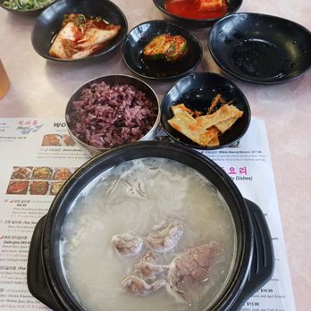 Wooga Sullungtang - Ox bone soup with fatty beef brisket and banchan - Korean Near Me - Gardena, California