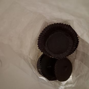 Mondel Chocolates - Dark chocolate peanut butter cups - Chocolatiers & Shops Near Me - New York, New York