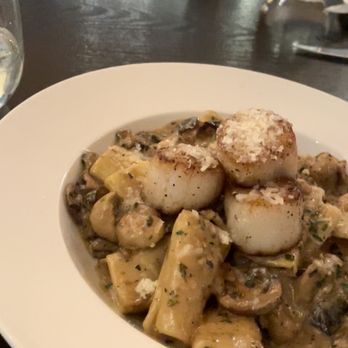 Blackshop Restaurant - Mushroom  pasta  w scallops - Modern European Near Me - Cambridge, Ontario