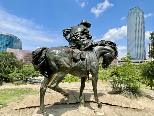 Pioneer Plaza by null