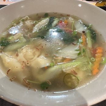 Papaya Royal - Wanton soup - Thai Near Me - Berlin, BE