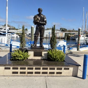 Sponge Docks - Homage to the sponge farmers - Gift Shops Near Me - Tarpon Springs, Florida
